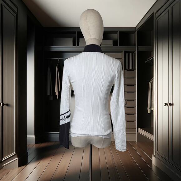 ⛳ Elegant Women’s Knitted Golf Top – Contrast Collar Long Sleeve in White & Gray - Picture 2 of 5